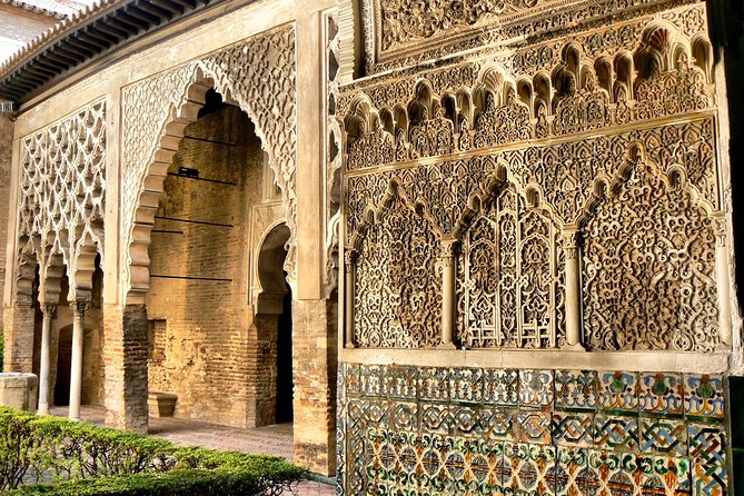 Alcazar and Cathedral of Seville Tour with Skip the Line Tickets - Why this skip-the-line combo matters in Seville