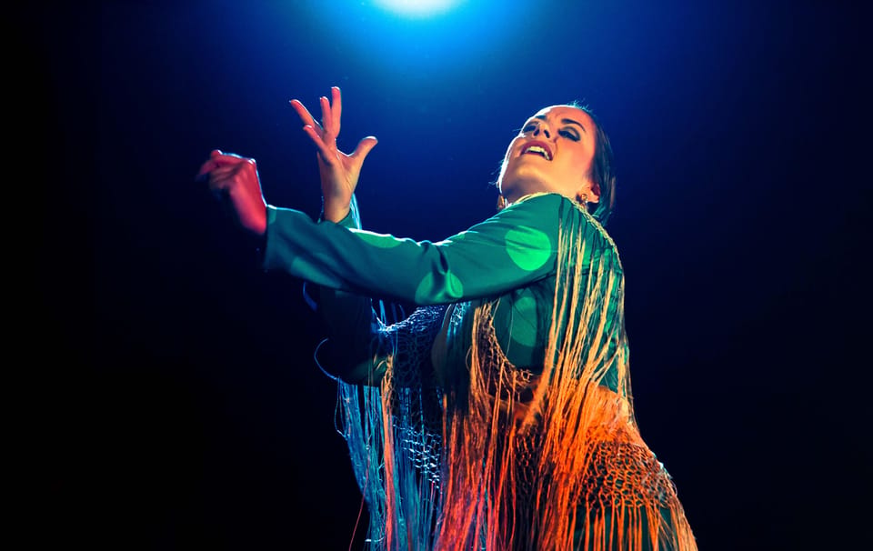 "Algarabía": Flamenco Show at Café Ziryab. Madrid - The 50–60 Minute Show: Singing, Guitar, and Dance Where You Can See Everything