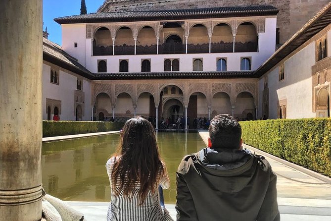 Alhambra &Charles Palace Guided Tour with Optional Nasrid Palaces - A 3-hour Alhambra tour that cuts the entry headache