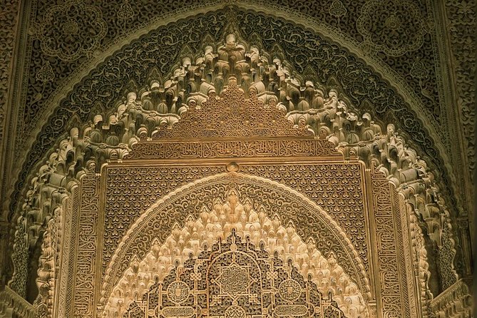 Alhambra & Generalife Skip the line Small Group including Nasrid Palaces - Guides: the human variable you can plan around