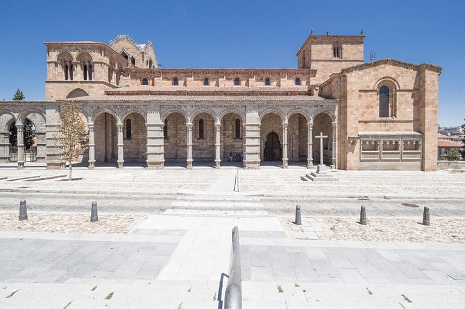 Avila with Walls and Segovia with Alcazar from Madrid - Ávila arrival: Cuatro Postes and first views of the walls