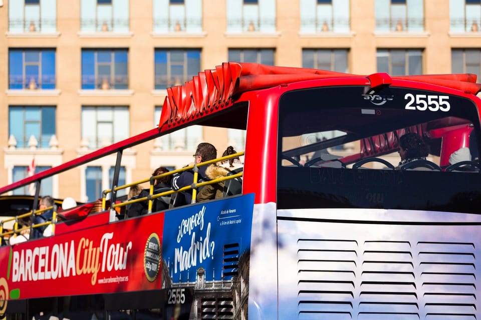 Barcelona: 24 or 48-Hour Hop-On Hop-Off Bus Tour - Park Güell: UNESCO grounds you can explore in your own tempo