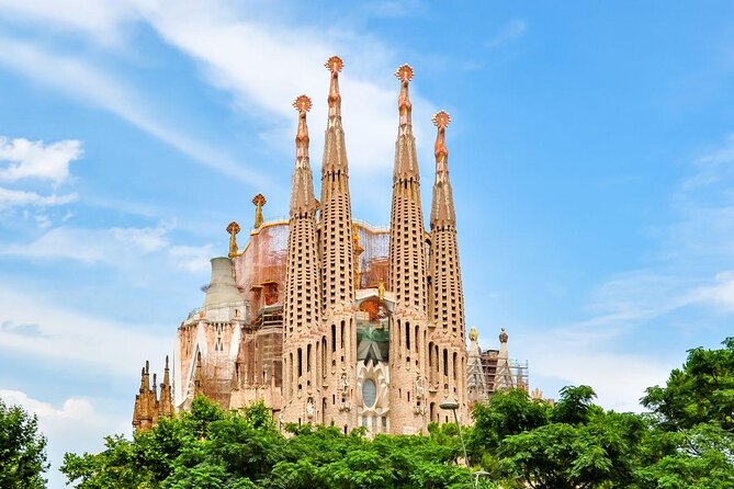 Barcelona all included: Sagrada, Park Güell, Montjuic & Gothic - Key highlights at a glance