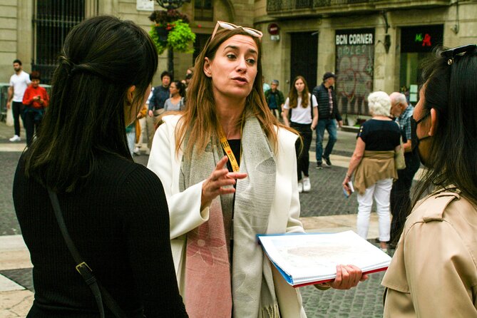 Barcelona all included: Sagrada, Park Güell, Montjuic & Gothic - Lunch near Sagrada Família: budget for about 20–25€