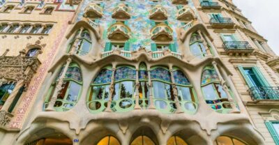 Barcelona: Casa Batlló Entry with Self-Audioguide Tour - The self-audioguide setup: 15 languages, clear structure, your pace