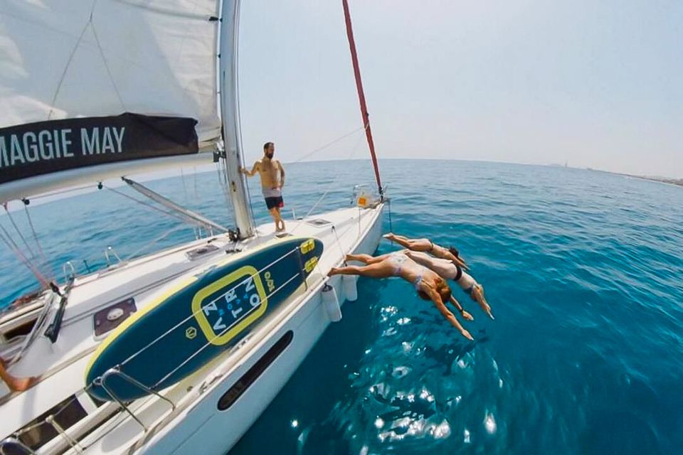 Barcelona: Coastline Boat Trip with Snacks and Cava - Price and value: why $32 feels like a deal here