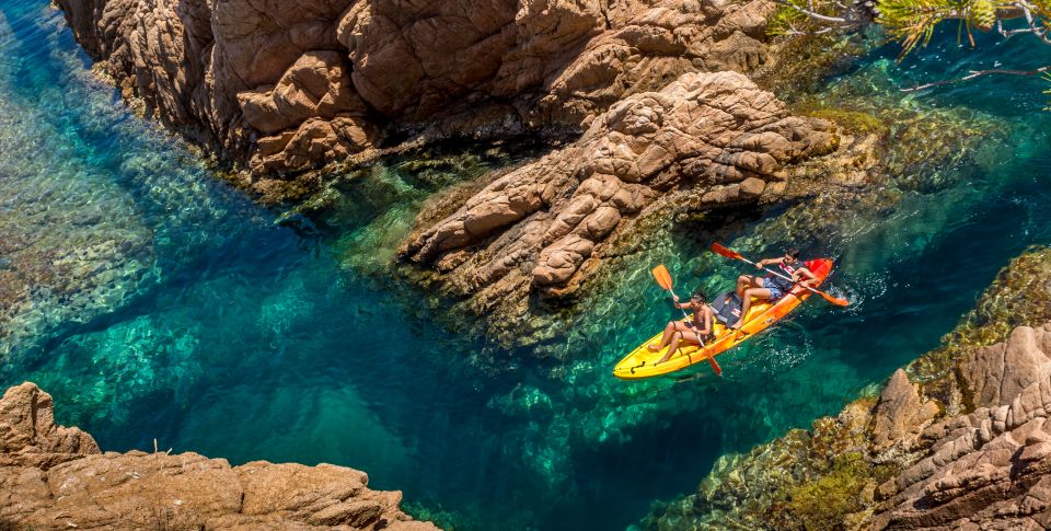 Barcelona: Costa Brava Kayak, Snorkel & Cliff Jump & Lunch - Lunch breaks at Platja de Sant Pol and Camino de Ronda
