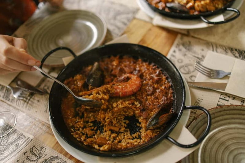 Barcelona: Food Walking Tour with Tapas and Wine - Tapas in Barcelona, Without the Random Search