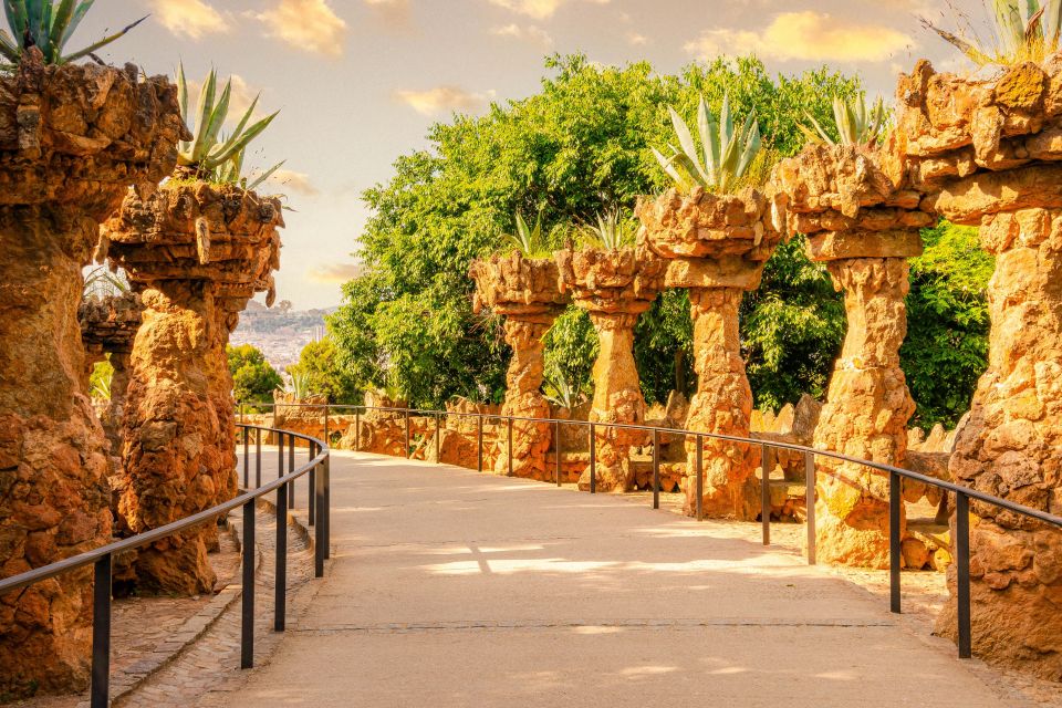 Barcelona: Gaudí’s Park Güell Tour with Fast-Track Ticket - Terrace of the Mediterranean: where the views snap into context
