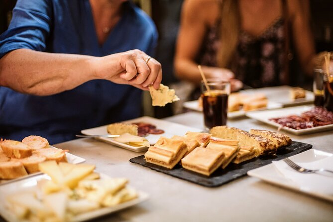 Barcelona Gothic Quarter Tapas & Taverns Food & Wine Tour - Bar La Plata Since 1945: How Old-School Taverns Still Do the Basics Right