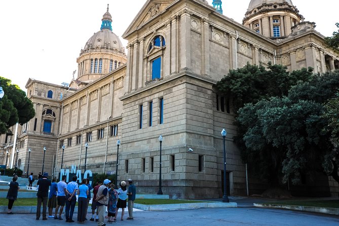 Barcelona Highlights & Sagrada Familia Tour: Priority Access - Small-Group Energy: Why the Guide Makes or Breaks the Day
