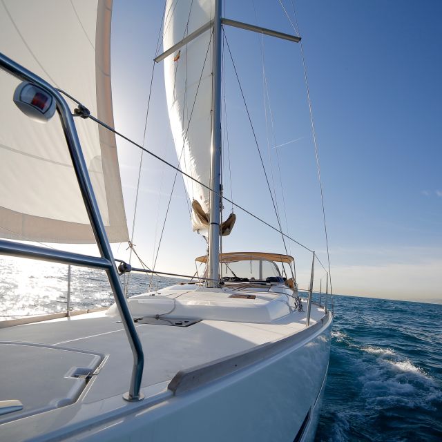 Barcelona: Midday or Sunset Sailing with Open Bar and Snacks - Crew Personalities: Why Service Can Make or Break a Cruise