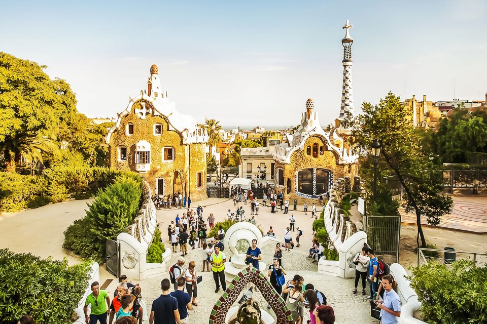 Barcelona: Park Güell Admission Ticket - Getting to Park Güell: Best Metro and Bus Moves (and One Entrance Tip)