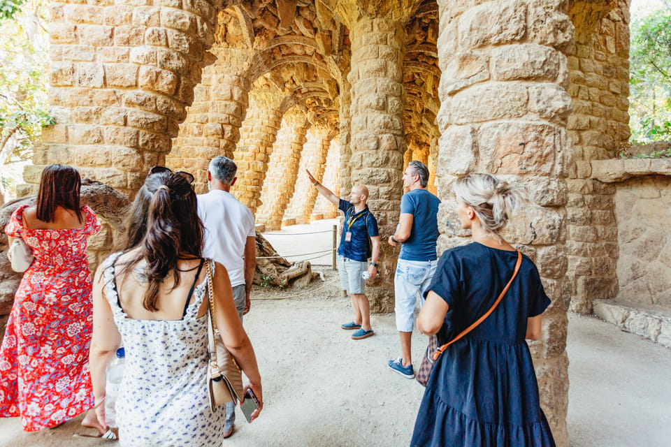 Barcelona: Park Güell Guided Tour & Priority Access - Why Park Güell works best with a 1-hour guide