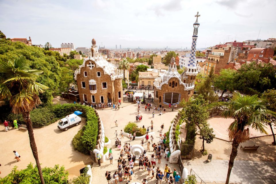 Barcelona: Park Guell Guided Tour with Skip The Line Entry - Nature Square viewpoints and your 45 minutes of freedom