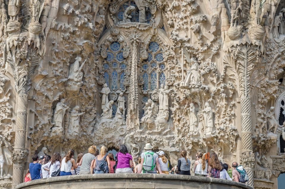 Barcelona: Sagrada Familia Fast Track Guided Tour - Why skip-the-line at Sagrada Familia is worth $66