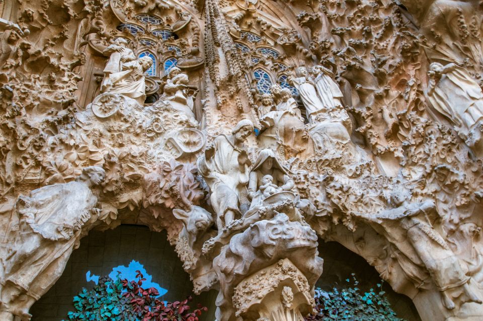 Barcelona: Sagrada Familia Guided Tour with Tower Access - Tower Eligibility: Who Should Skip That Part
