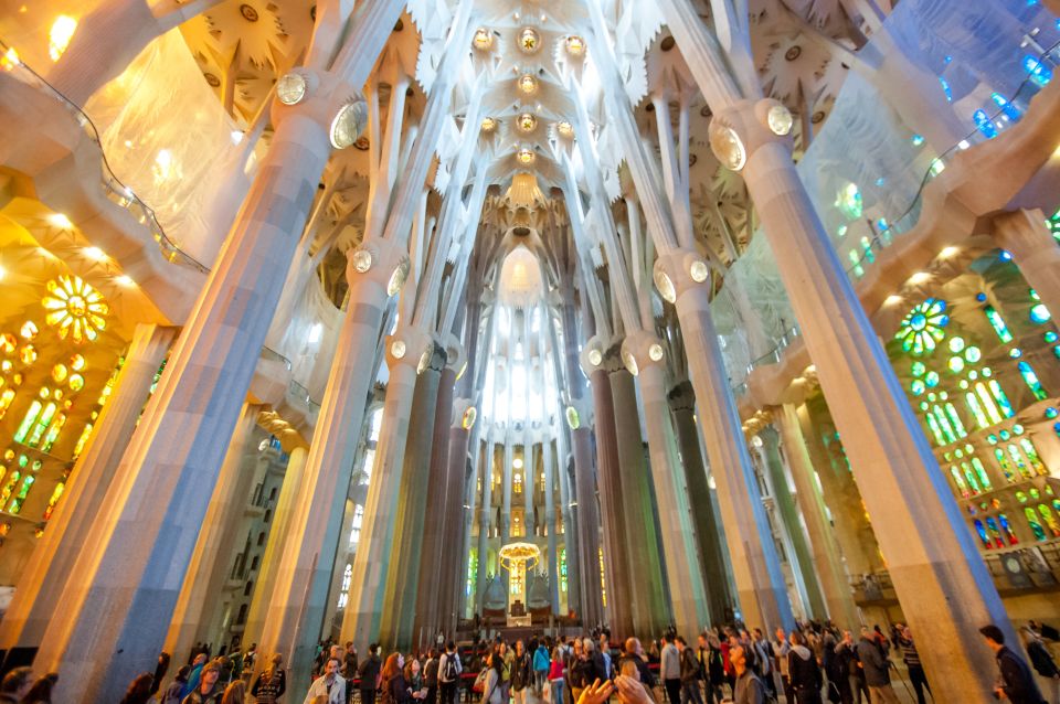 Barcelona: Sagrada Familia Guided Tour with Tower Access - What You Get in 90 Minutes (and Why It Works)