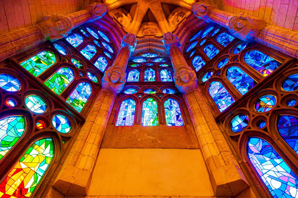 Barcelona: Sagrada Familia Priority Access Guided Tour - Stop one: getting oriented before you step inside