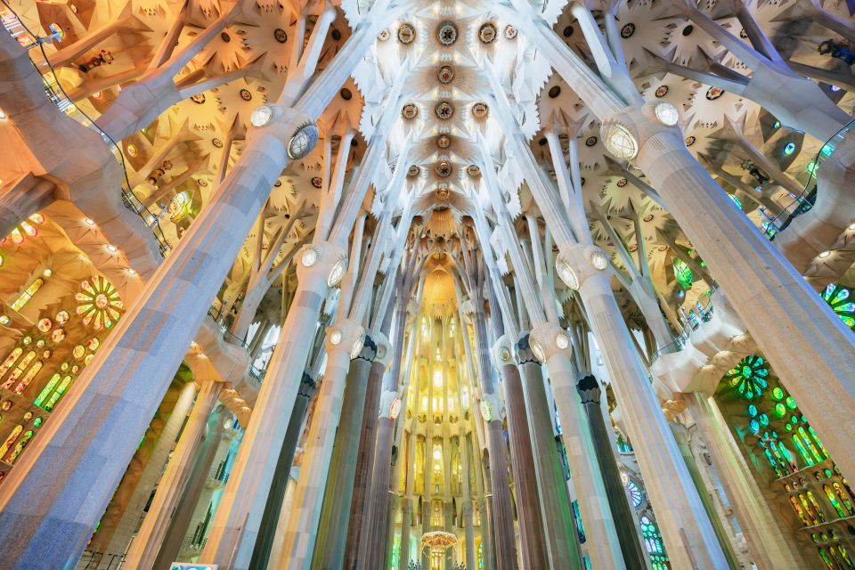 Barcelona: Sagrada Familia Skip-the-Line Entry Ticket & Tour - Passing from story to drama: the Passion Façade and what it adds