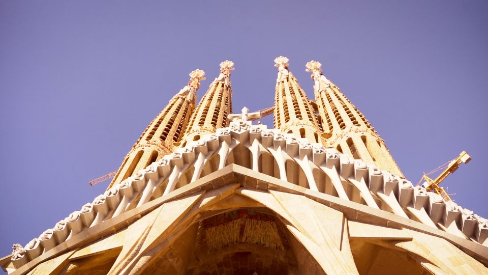 Barcelona: Sagrada Familia Skip-the-Line Guided Tour - Key things I’d watch for