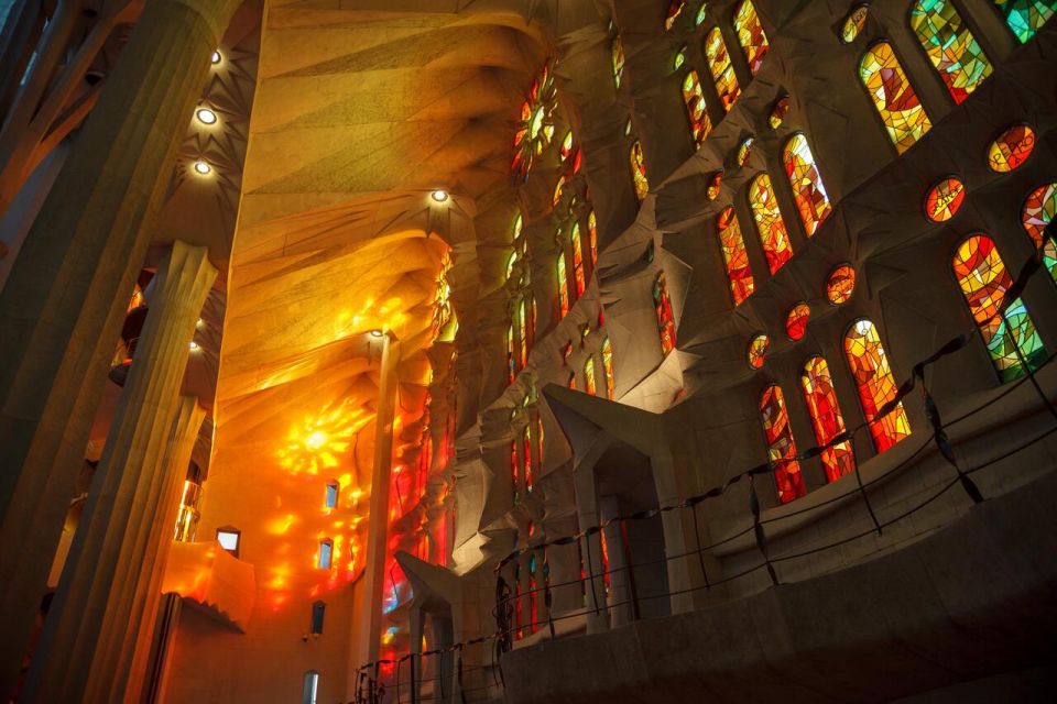Barcelona: Sagrada Familia Skip-the-Line Guided Tour - Why a skip-the-line Sagrada Familia tour is a smart move