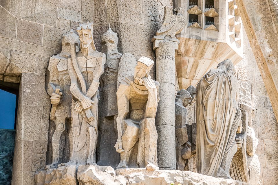 Barcelona: Sagrada Família Skip the Line Tour & Entry Ticket - Should you book this skip-the-line Sagrada Família tour?