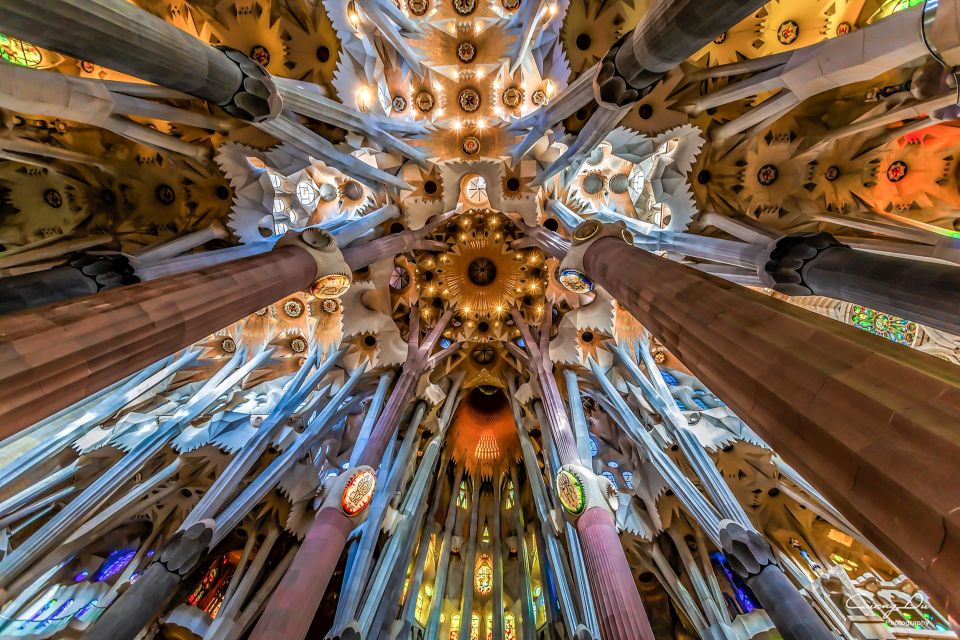 Barcelona: Sagrada Família Skip the Line Tour & Entry Ticket - Optional construction museum after your tour