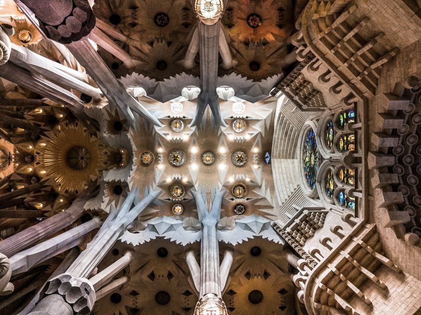 Barcelona: Sagrada Família Skip the Line Tour & Entry Ticket - Who this tour fits best