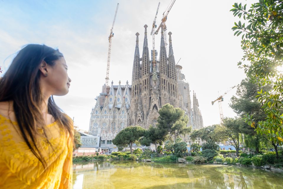 Barcelona: Sagrada Familia Tour & Optional Tower Visit - Museum Gaudí under the basilica: where the story gets personal