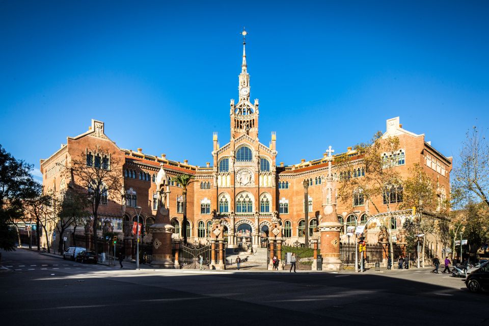 Barcelona: Sant Pau Recinte Modernista Entry Ticket - Sant Pau’s special trick: hospital function, Art Nouveau form
