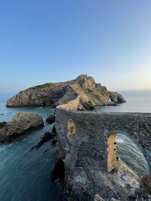 Bilbao: Gaztelugatxe, Bermeo, Mundaka, Gernika, & Wine Tour - Bermeo on foot: a port town with stories you can actually place