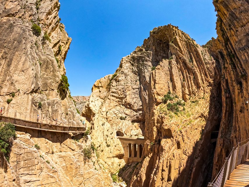 Caminito del Rey: Entry Ticket and Guided Tour - Getting there without stress: visitor centre parking, shuttles, and the 1.5 km tunnel walk