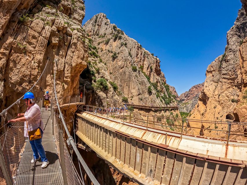 Caminito del Rey: Entry Ticket and Guided Tour - When to go and what to bring: helmets are warm, the sun is real