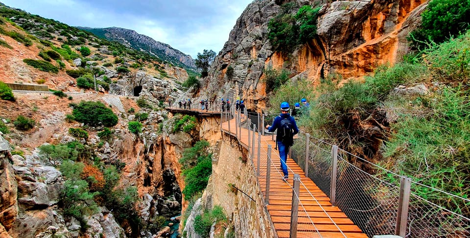 Caminito del Rey Guided Tour & Welcome Pack from Málaga - Walking 7.5 km at 100 metres: what the gorge walk actually demands