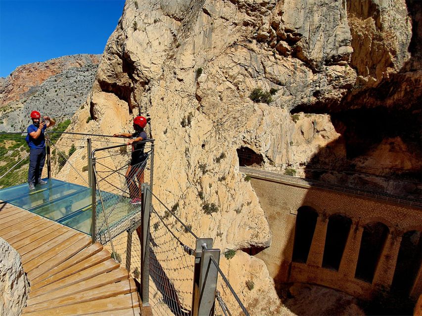 Caminito del Rey Guided Tour & Welcome Pack from Málaga - Guides in Spanish or English: how the stories improve the walk