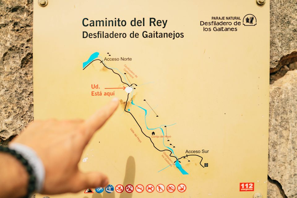 Caminito del Rey: Tickets, Guided Tour, Shuttle & Water - Photo stops you’ll actually enjoy: glass, viewpoints, and the pacing sweet spot