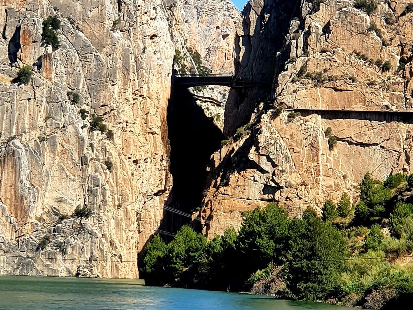 Caminito del Rey & White Village Tour with Tapas from Málaga - Tapas brunch in Álora: a real meal stop, not a token snack