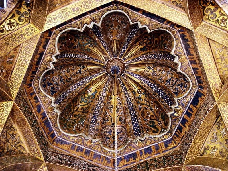 Córdoba: Jewish Quarter, Mosque, and Alcázar Tour - Jewish Quarter streets that teach you how Córdoba changed