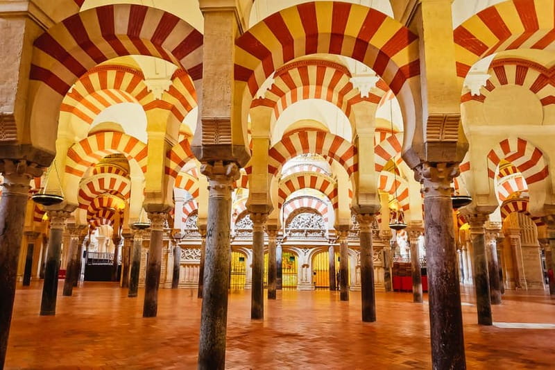 Córdoba: Jewish Quarter, Mosque, and Alcázar Tour - Synagogue time plus Iglesias Fernandinas: a careful ticket moment