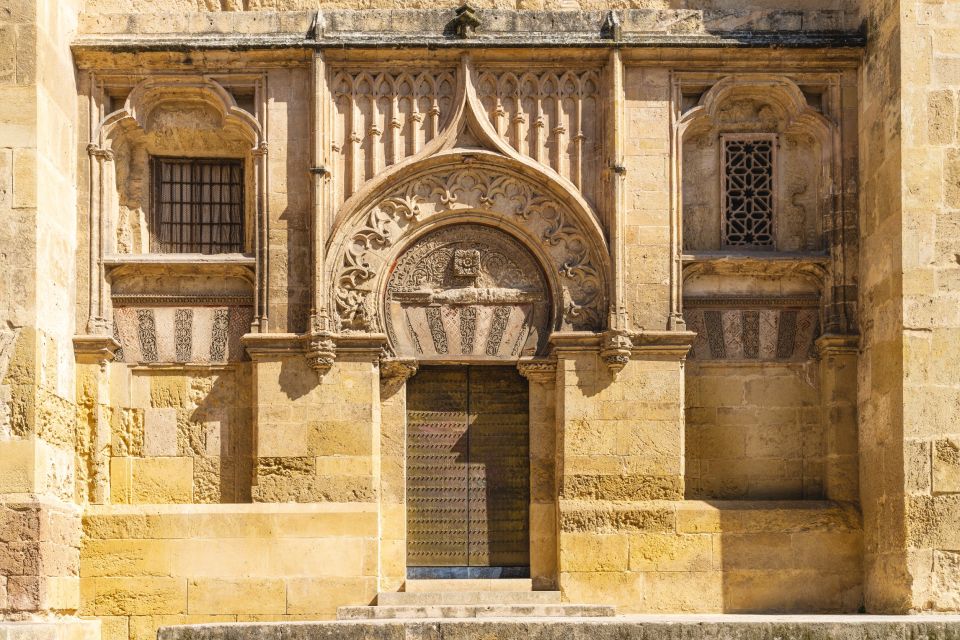 Cordoba: Mosque-Cathedral E-Ticket with Audio Guide - Extending your visit into Córdoba: Plaza del Potro, Synagogue, Roman Temple