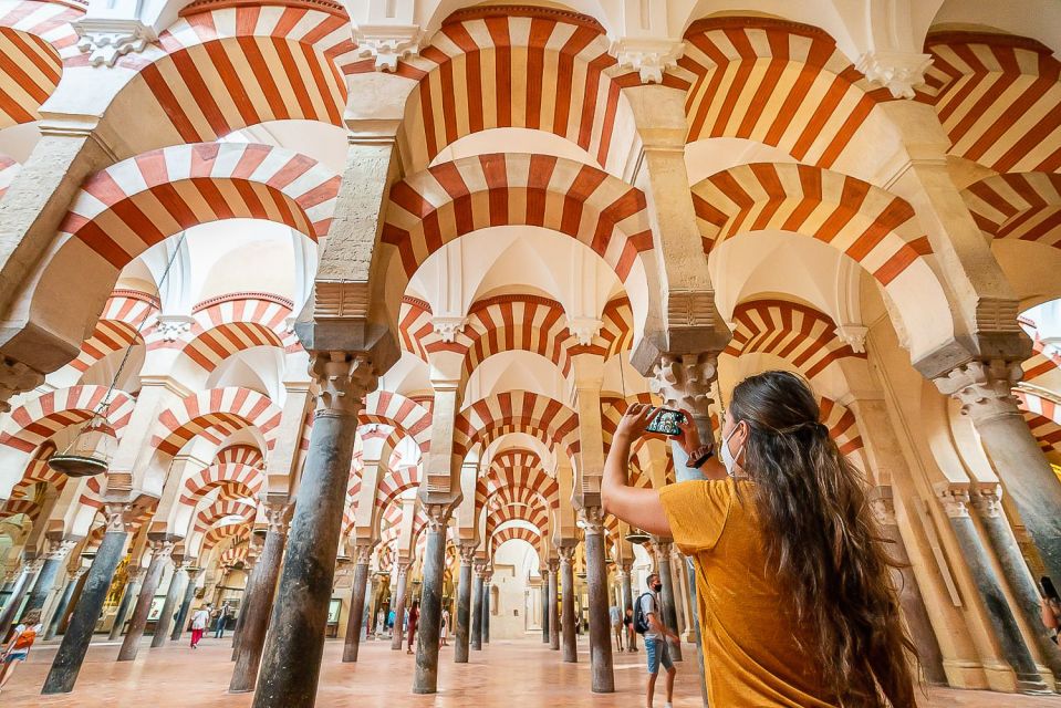 Córdoba: Skip-the-Ticket-Line Mosque-Cathedral Guided Tour - Patio de los Naranjos: the calm start before the main monument