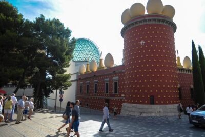 Dali Museum, House & Cadaques Small Group Tour from Barcelona - Portlligat and the Salvador Dalí House: timed entry, quiet drama