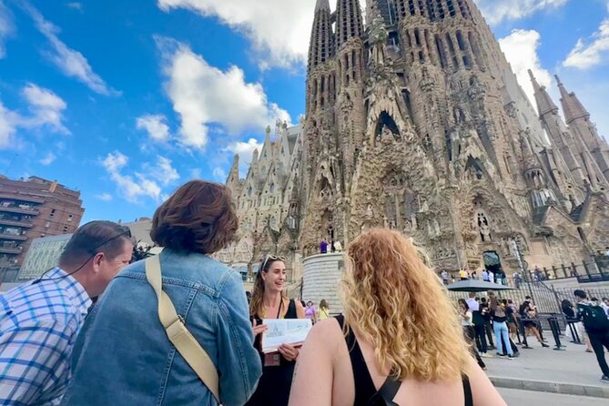 Fast Track Sagrada Familia Guided Tour - Fast Track entry: what it really saves you at Sagrada Familia