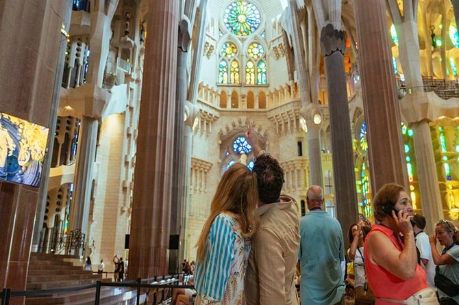 Fast Track Sagrada Familia Guided Tour - The guided loop inside: what you’ll actually do during the 1.5 hours