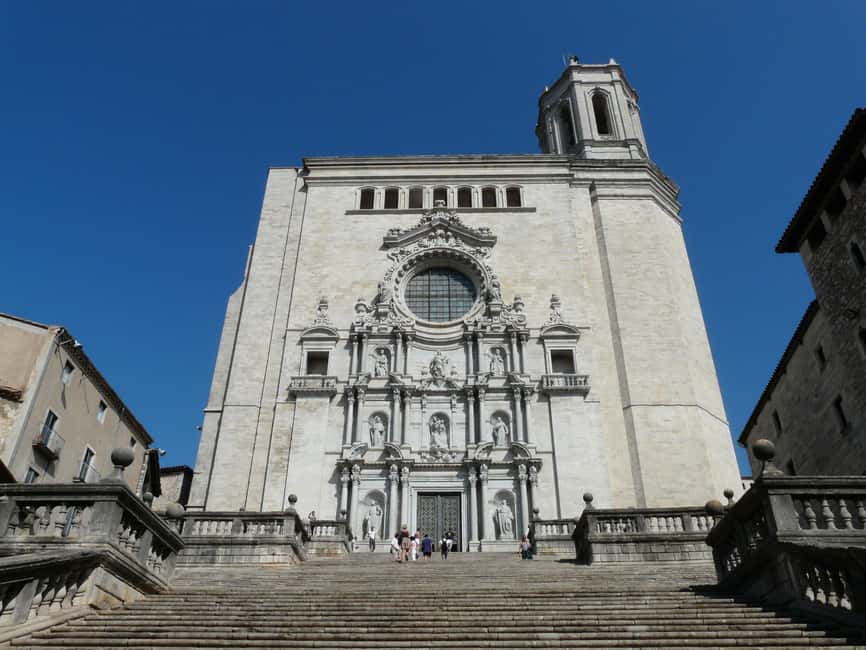 From Barcelona: Girona&Dalí Museum Day Trip with Small Group - Figueres and the Dalí Theatre-Museum: why fast-track matters