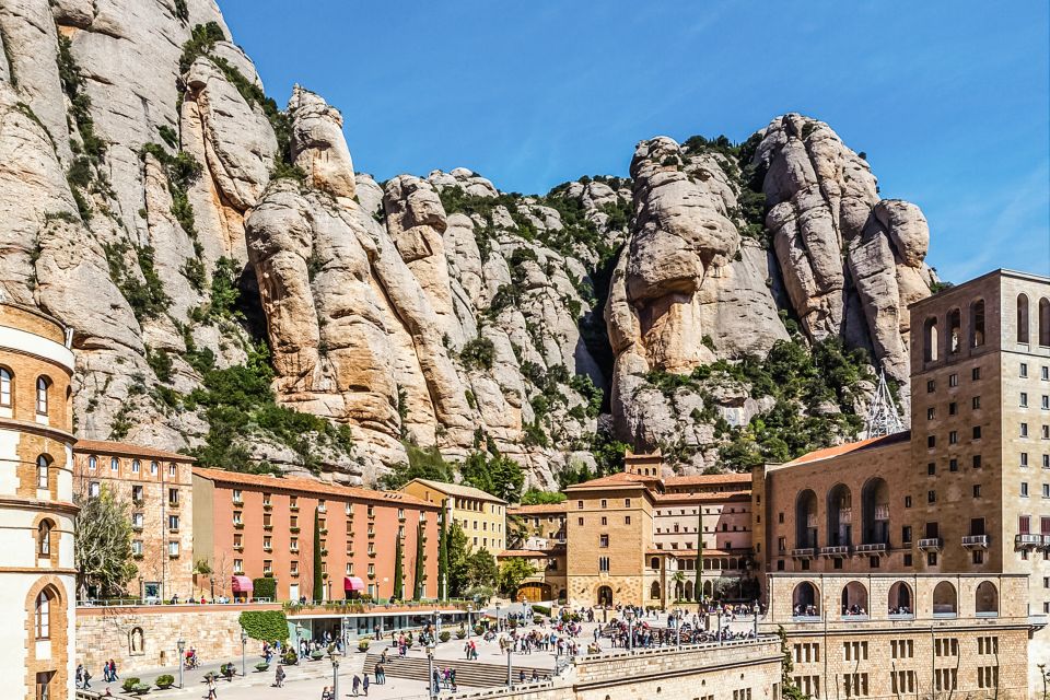From Barcelona: Montserrat Day Trip with Optional Tickets - From Estació Barcelona Nord to Montserrat: Bus Ride and Rack Railway