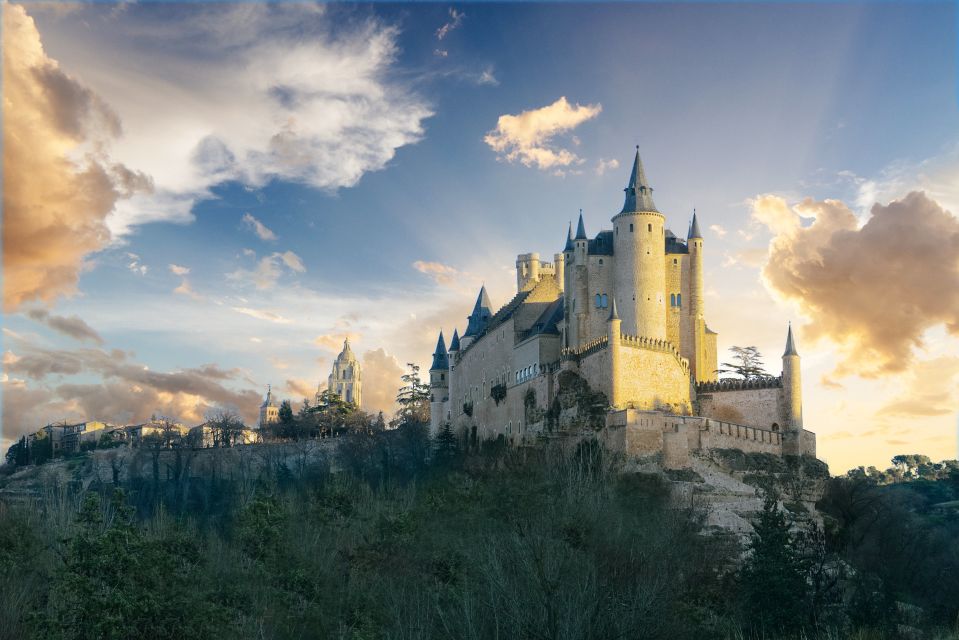 From Madrid: Segovia & Avila Day Trip with Optional Tickets - Entering Segovia the smart way: Aqueduct, Cathedral, and Alcázar viewpoints