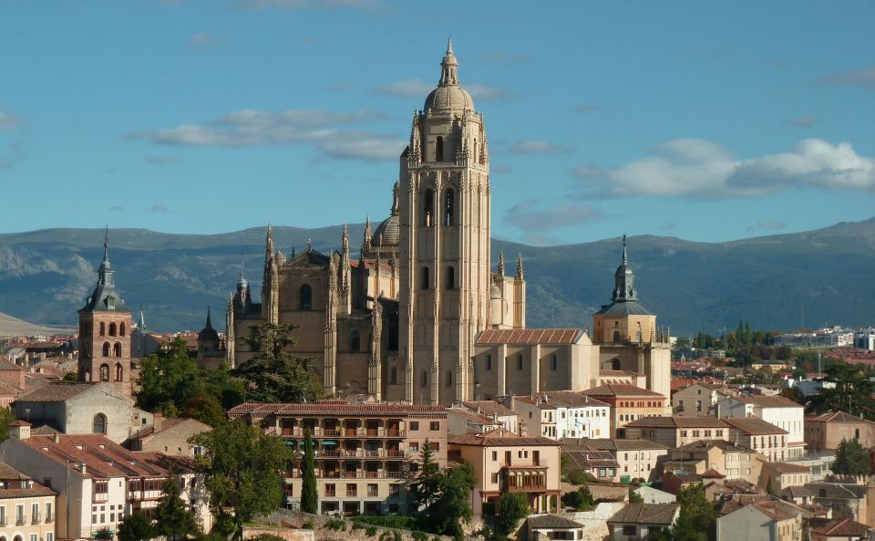 From Madrid: Segovia & Avila Day Trip with Optional Tickets - The lunch and local-food factor (and how to decide)