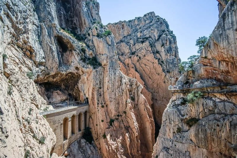 From Málaga: Caminito del Rey Day Trip & Guided Tour - Caminito del Rey: why this walk hits different